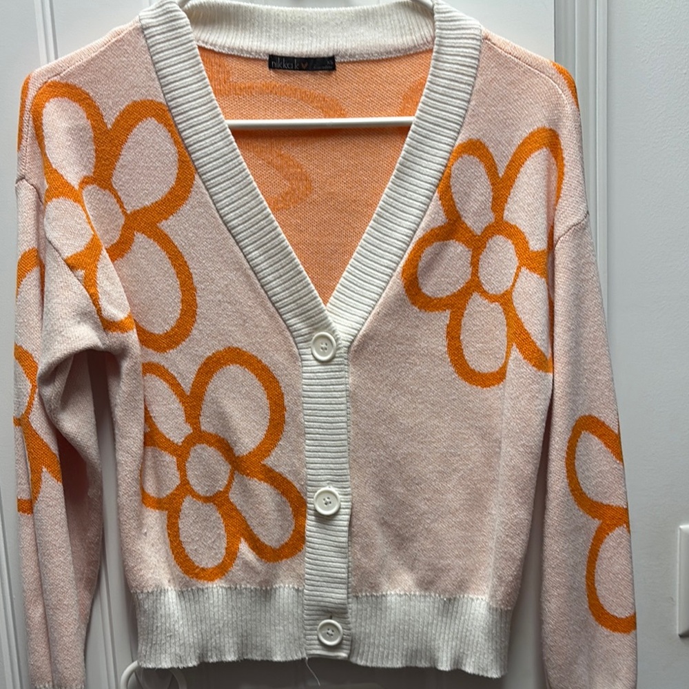 Nikkak XS cardigan orange cream flower button up